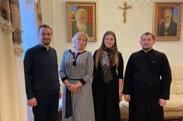 photo5202090172060119815