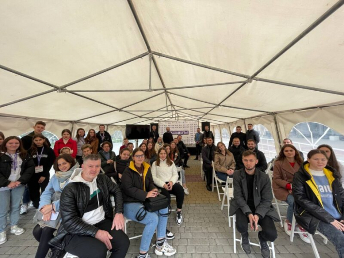 photo5375513461049636321 800x600